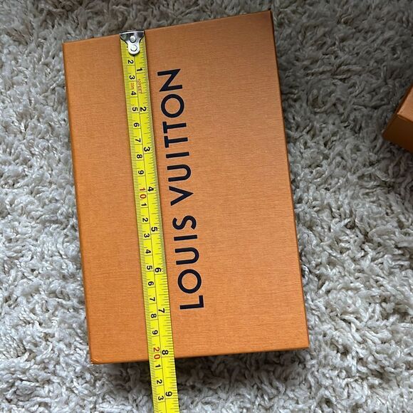 Authentic louis-vuitton box medium - Picture 14 of 15
